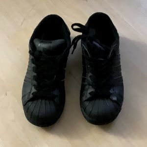 Black adidas size 3